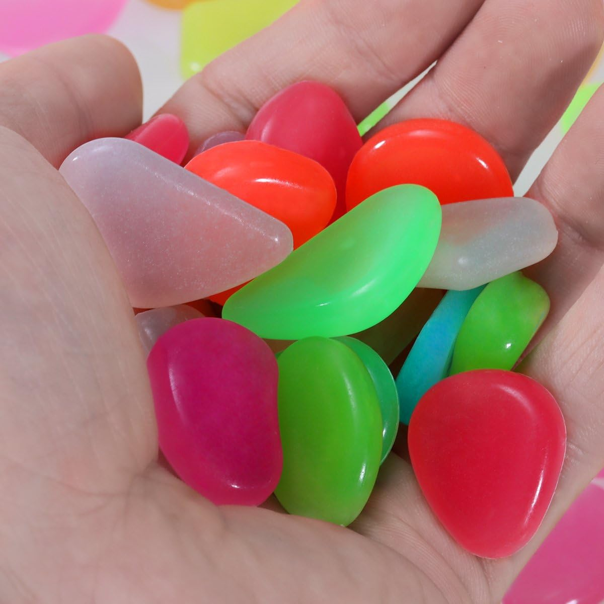 (68er Set) 45mm Fluoreszierende Pebble Steine Leuchtende Kieselsteine für Home / Garten / Aquarium Deko - Assortiert