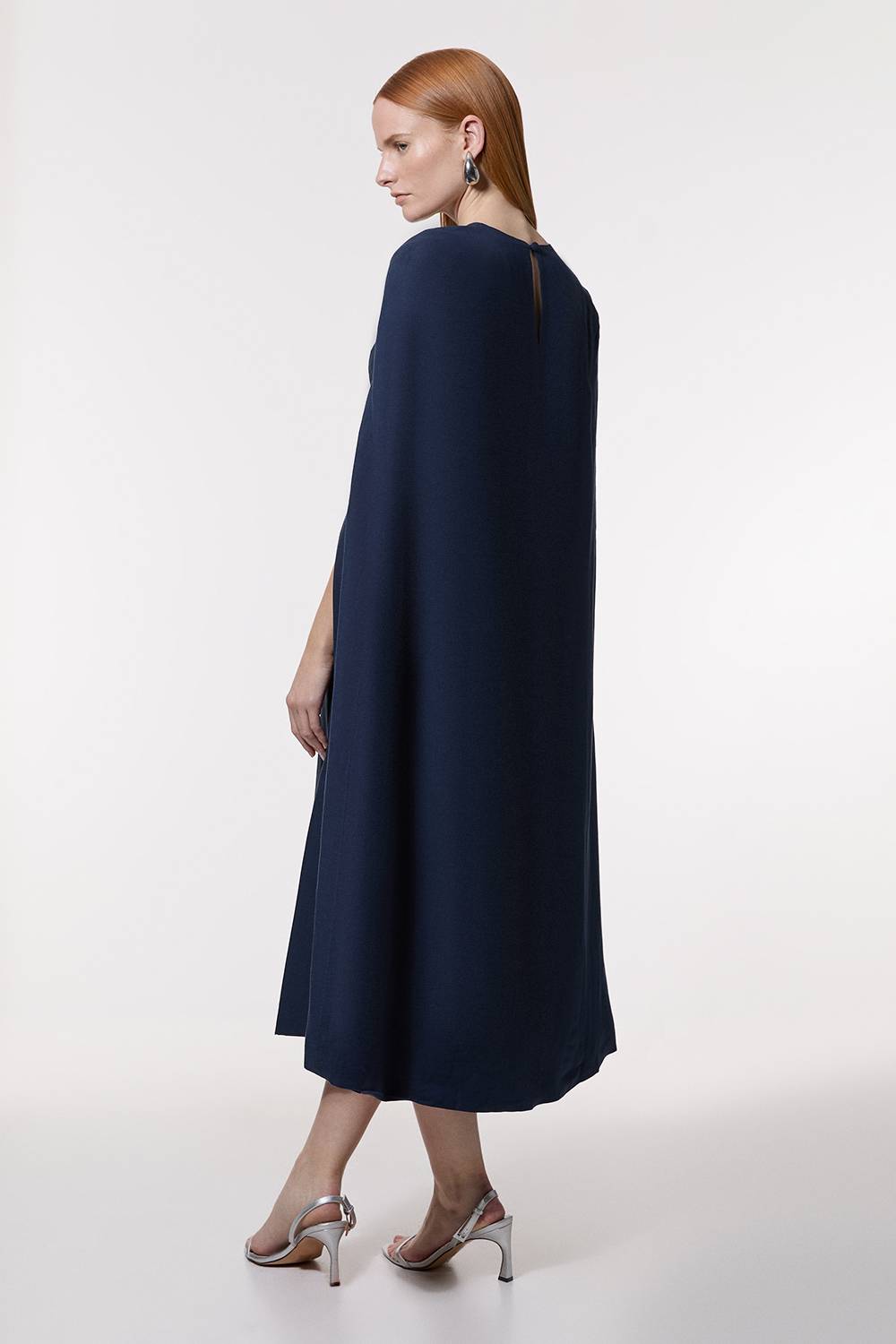 KarenMillen Robe midi en lin haut de gamme sur-mesure à cape dramatique