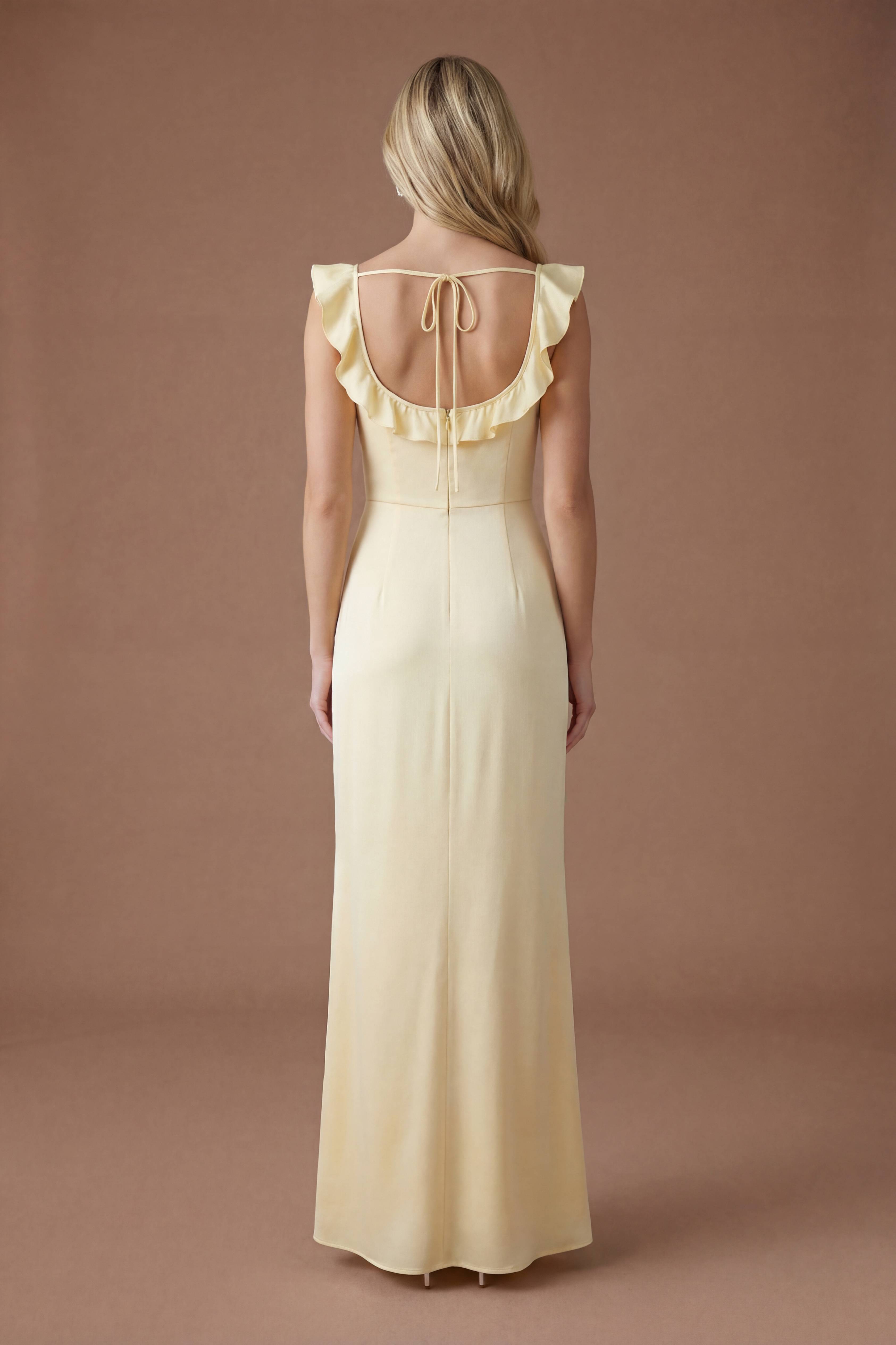 Oasis Robe Longue De Demoiselle D'honneur En Satin Jaune Beurre À Encolure Carrée À Volants