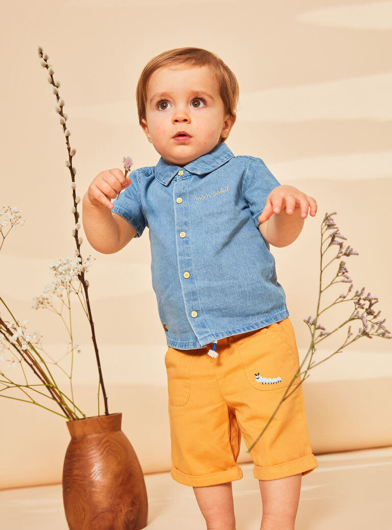 Chemise en denim bleue à manches courtes