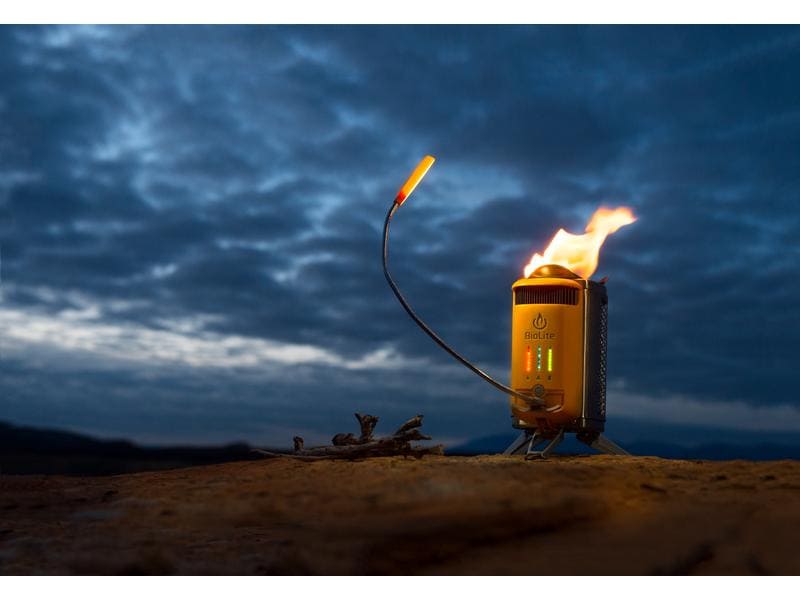 BioLite Camping-Grill CampStove 2 Kocher mit USB-Ladeausgang inkl. Lampe