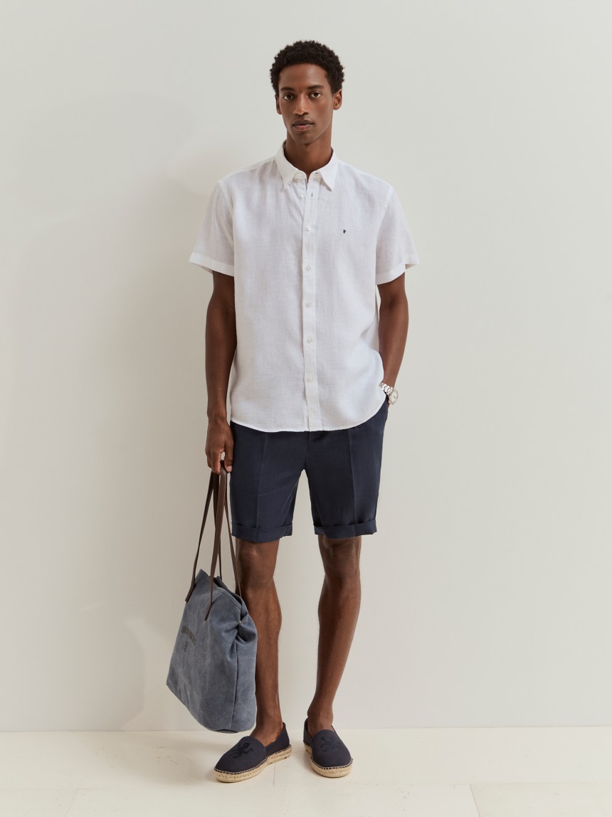 Camisa regular fit de manga curta em linho