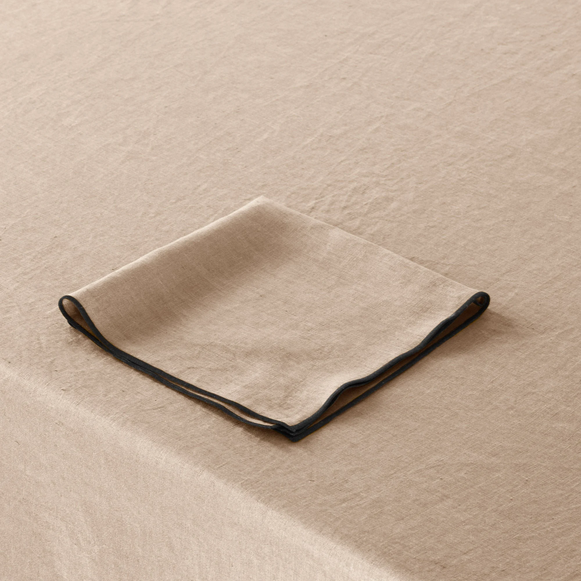 CARLINA - Nappe carrée | Beige