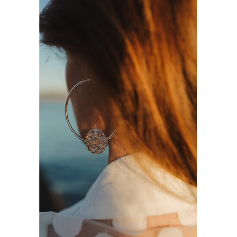 boucles d'oreilles créoles ronds martelés plaqué argent - HESTIA