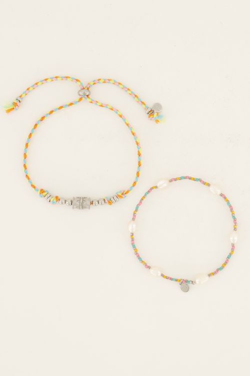 Souvenir multikleur armband set met parels