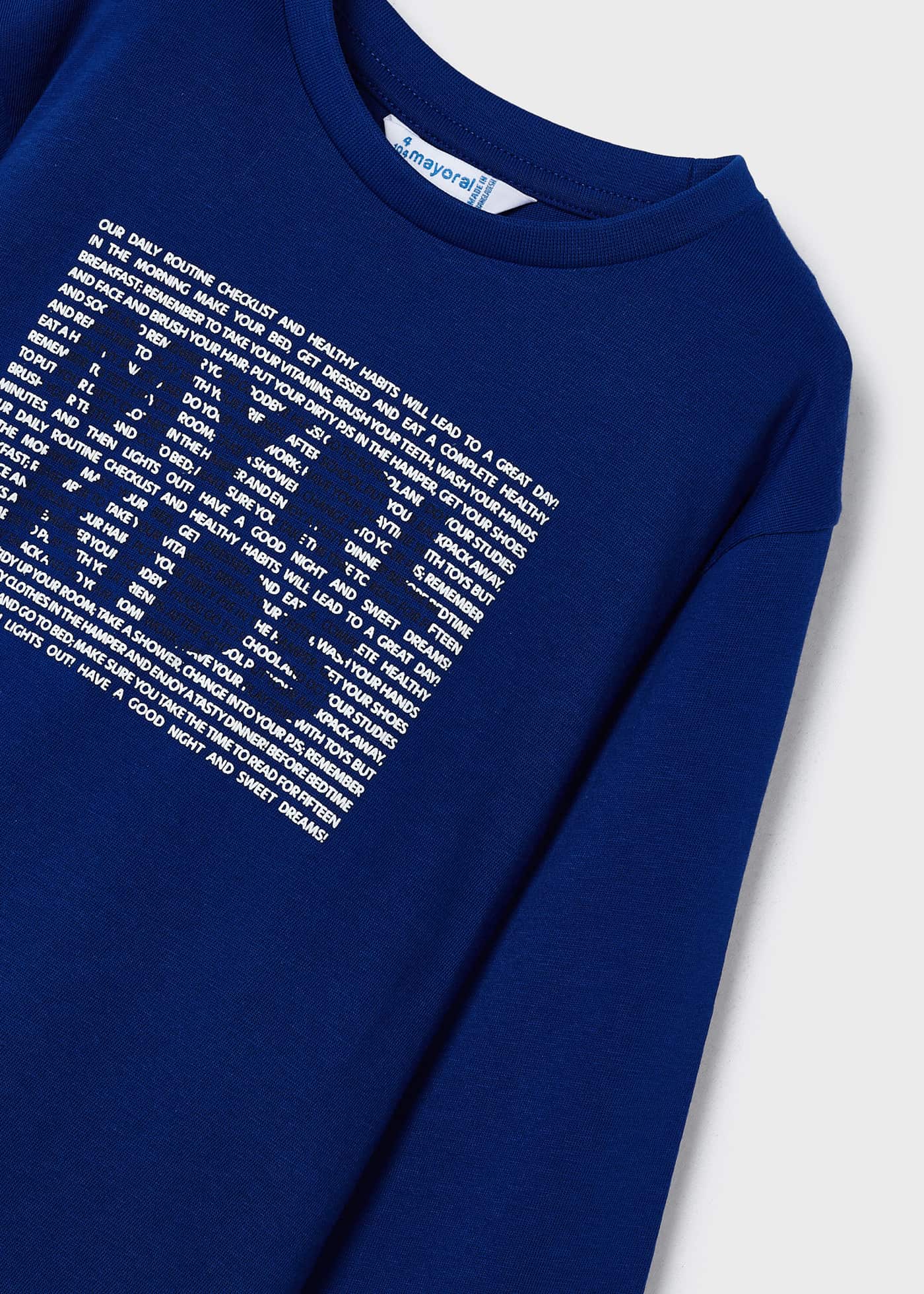 Camiseta Better Cotton com estampa de letras para meninos