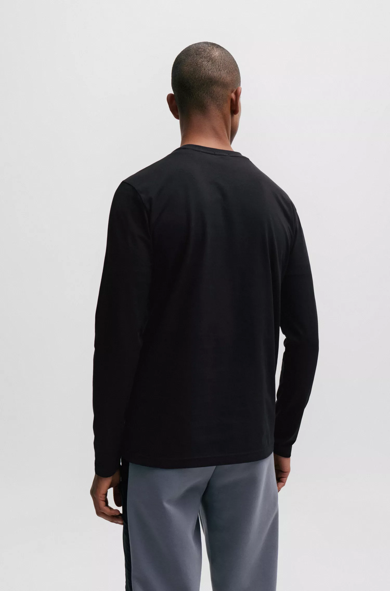 Camiseta BOSS verde de algodão stretch com modelagem regular e logotipo contrastante.