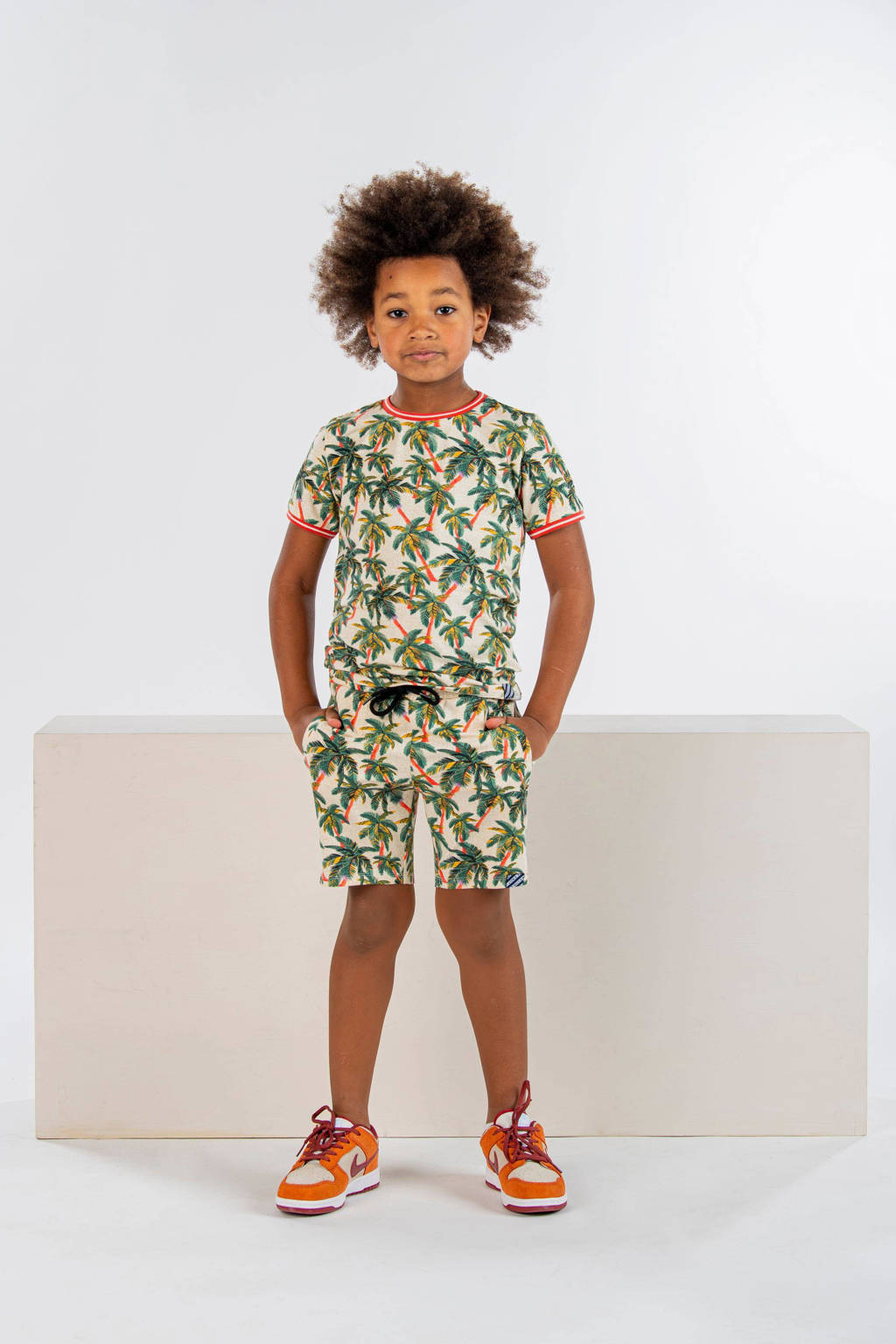 B.Nosy T-shirt Kaleb met bladprint groen/creme/oranje