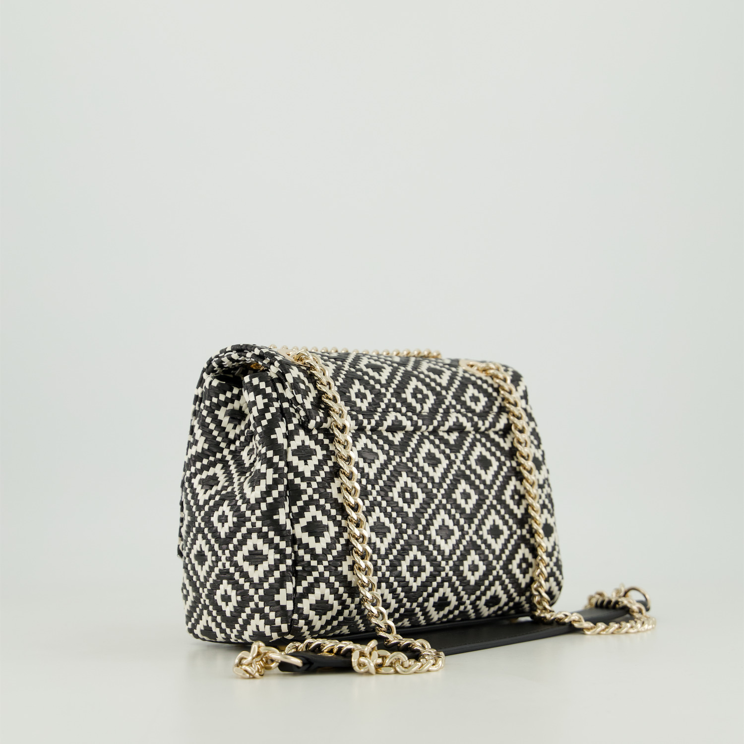 GUESS RIANEE CONVERTIBLE XBODY FLAP