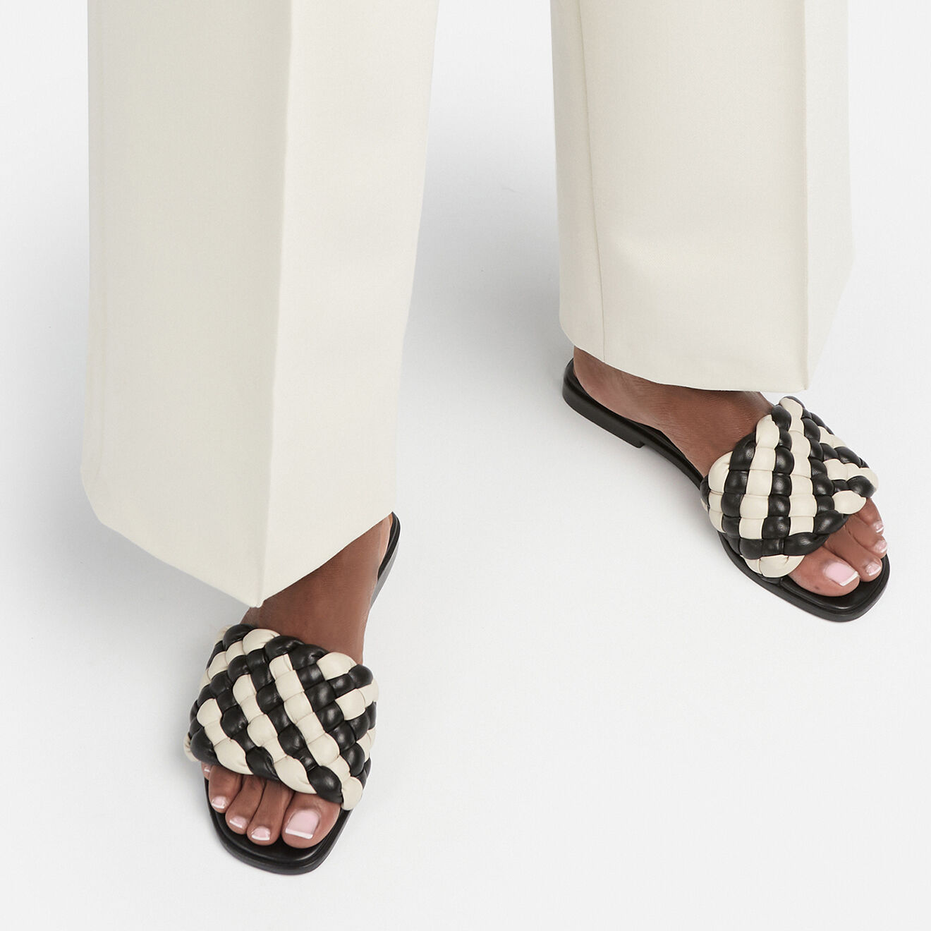 Flattered Mules en Cuir Minou noir/blanc