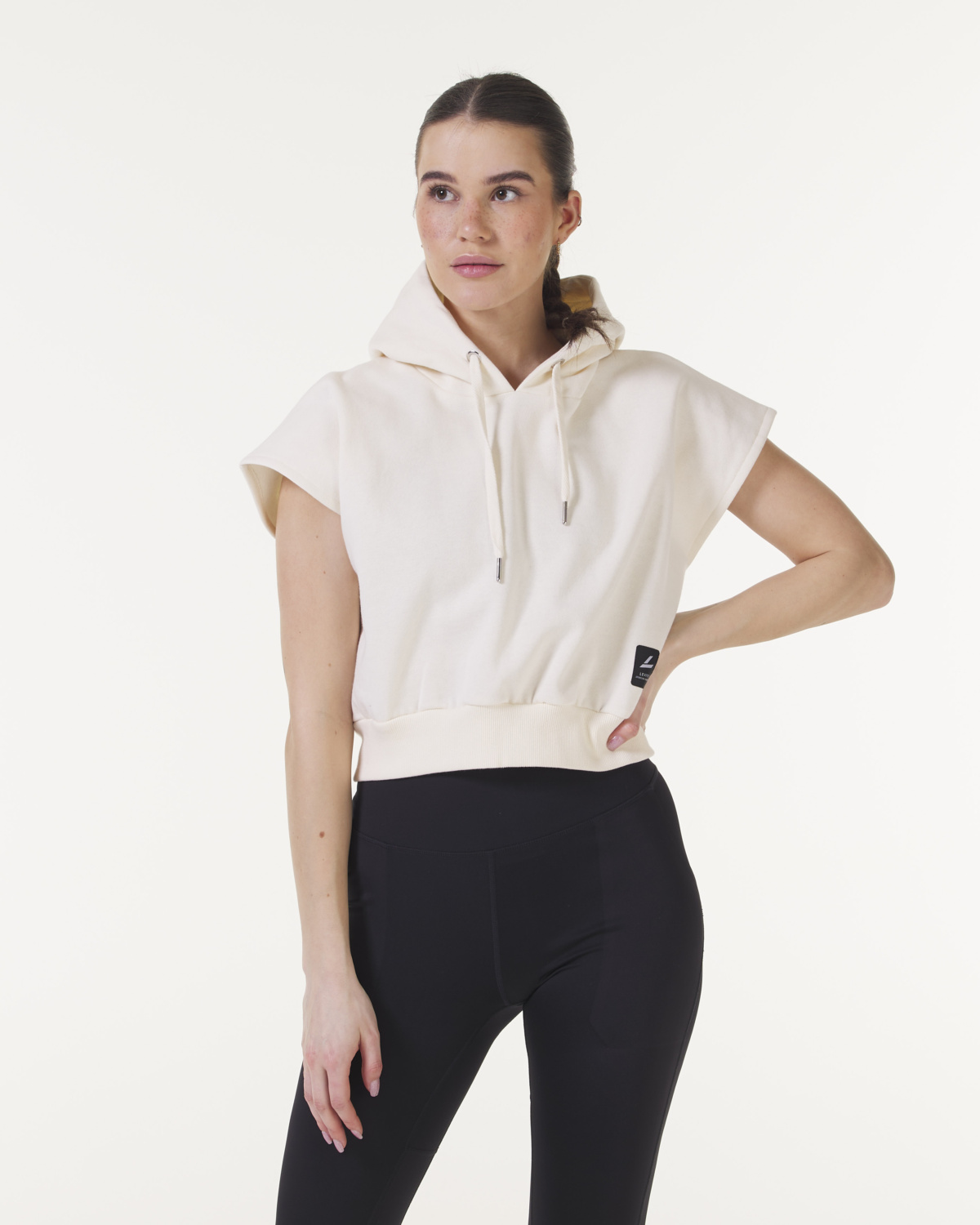 LEVITY Silhouette Sleeveless Hood White Dove