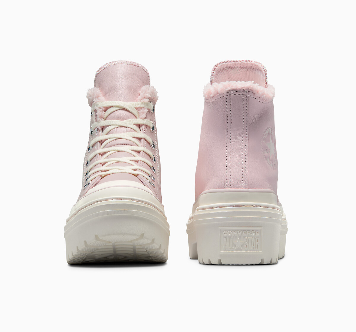CONVERSE<br>Tênis All Star de couro com calcanhar tratorado, modelo Cozy Essentials