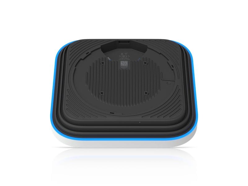 Ubiquiti Access Point E7 Indoor Access Point der Enterprise-Klasse mit 10-Stream-WiFi 7-Leistung, einem 10-GbE-Uplink und einem redundanten GbE-Port für hohe Verfügbarkeit.