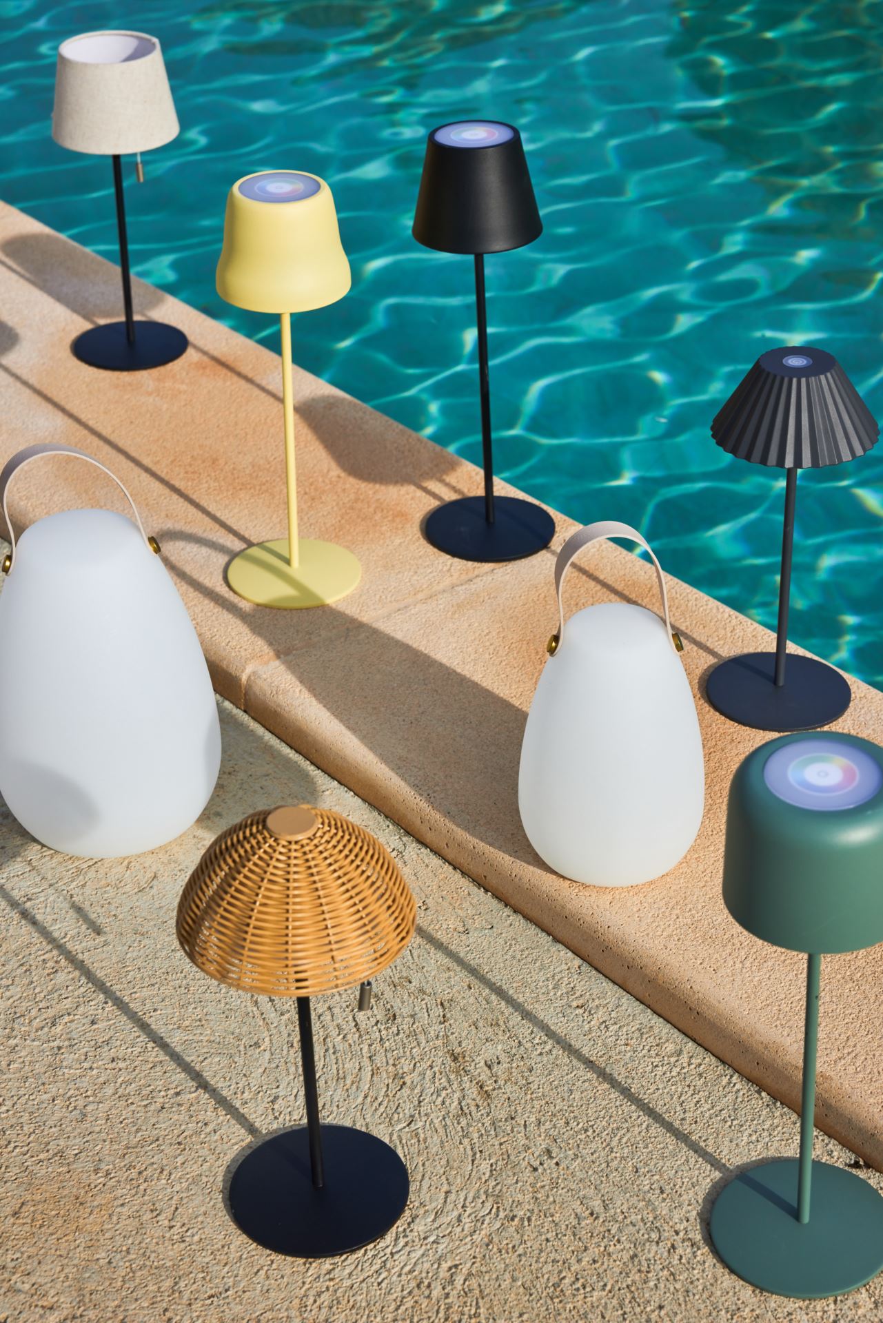 Led lampe grågrønn - 12x12x38 cm
