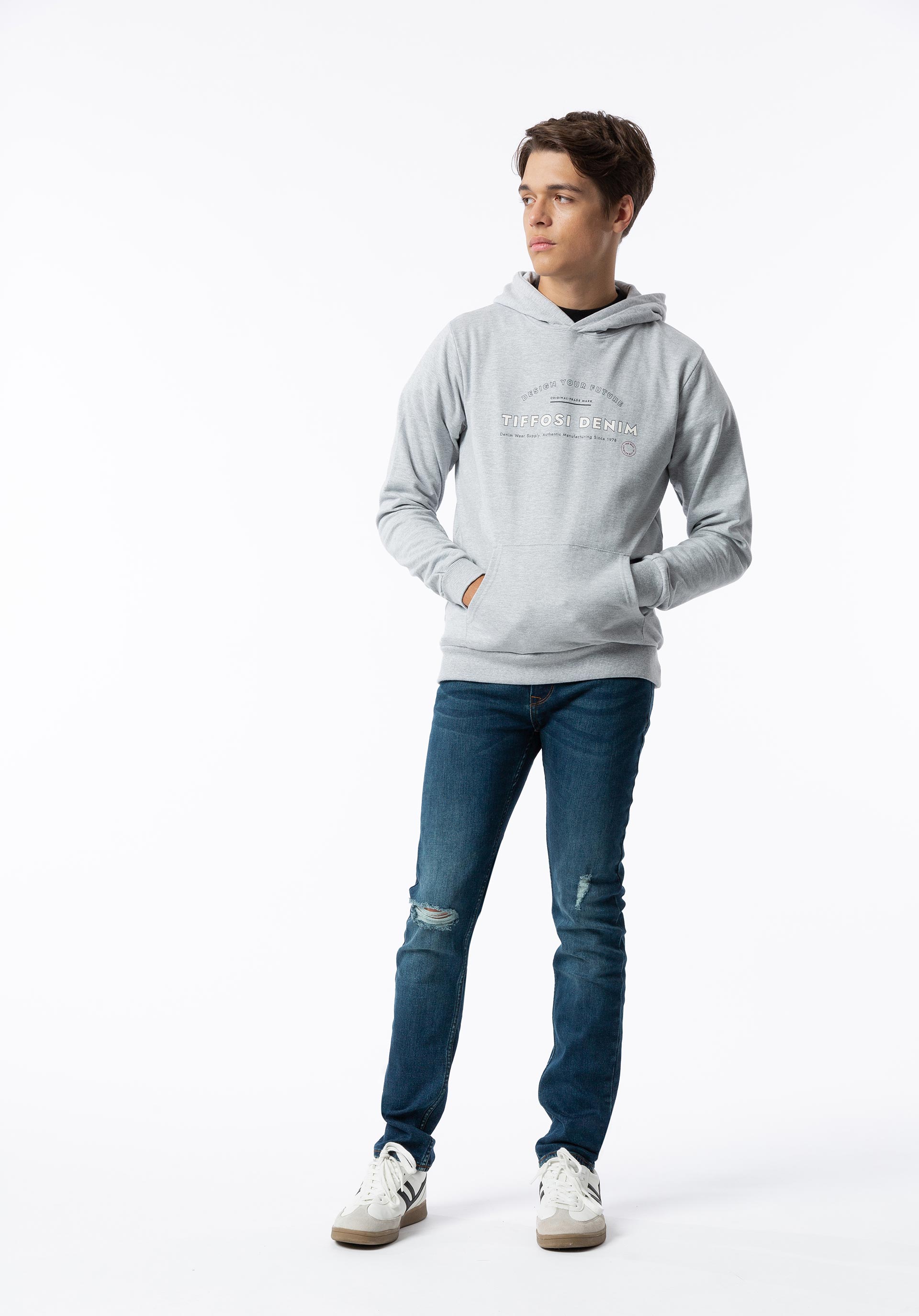 Jeans John Slim com Rasgões