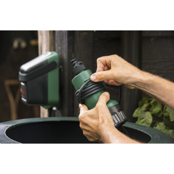 Bosch 18V waterpomp Gardenpump incl. 2.5Ah accu   oplader
