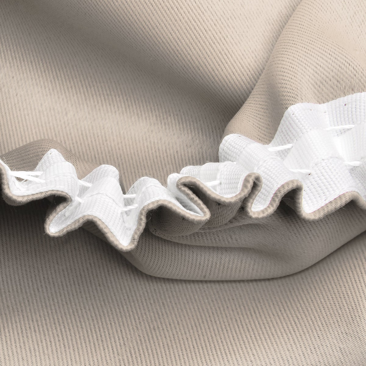 Beautissu Amelie BK gordijn met gerimpeld plooiband 140x245cm crème (set van 2)