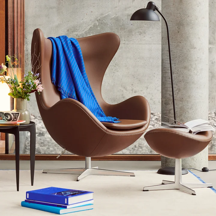 Fritz Hansen - Egg Fusshocker, braun-bronze / Grace Leder walnuss