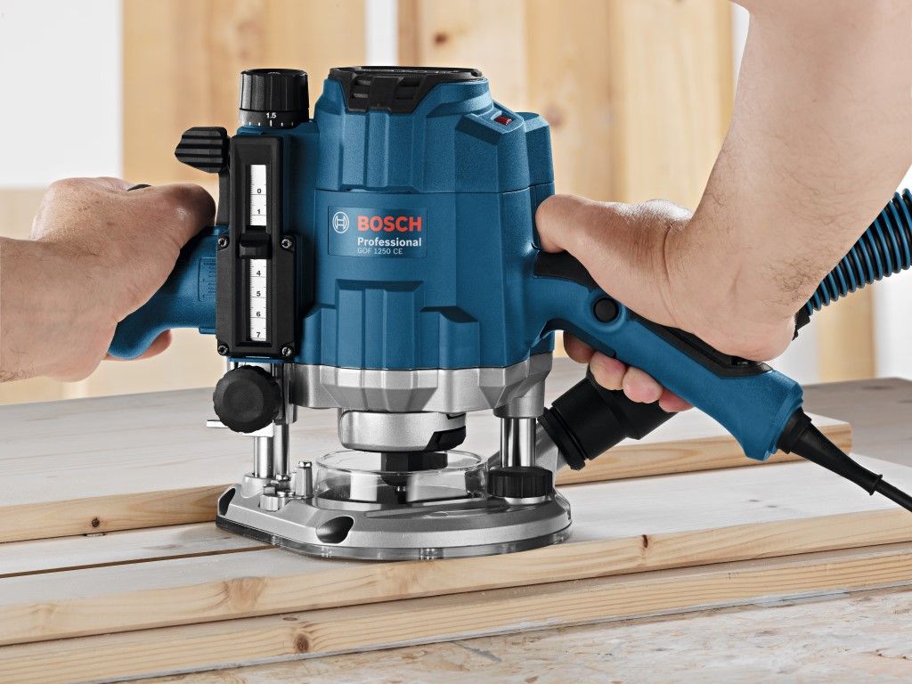 Bosch GOF 1250 CE Bovenfreesmachine in L-Boxx - 0601626001