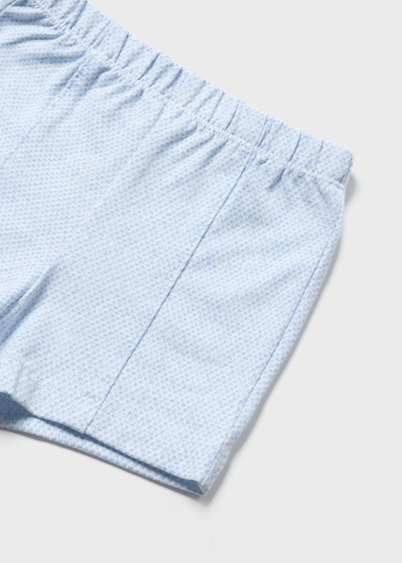 Conjunto de 4 peças em algodão sustentável para recém-nascidos.