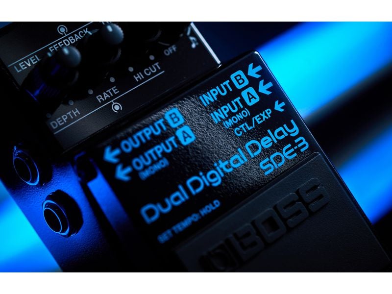 BOSS Pedal SDE-3 Dual-Delay-Pedal mit Tap-Tempo- und Carryover-Funktion