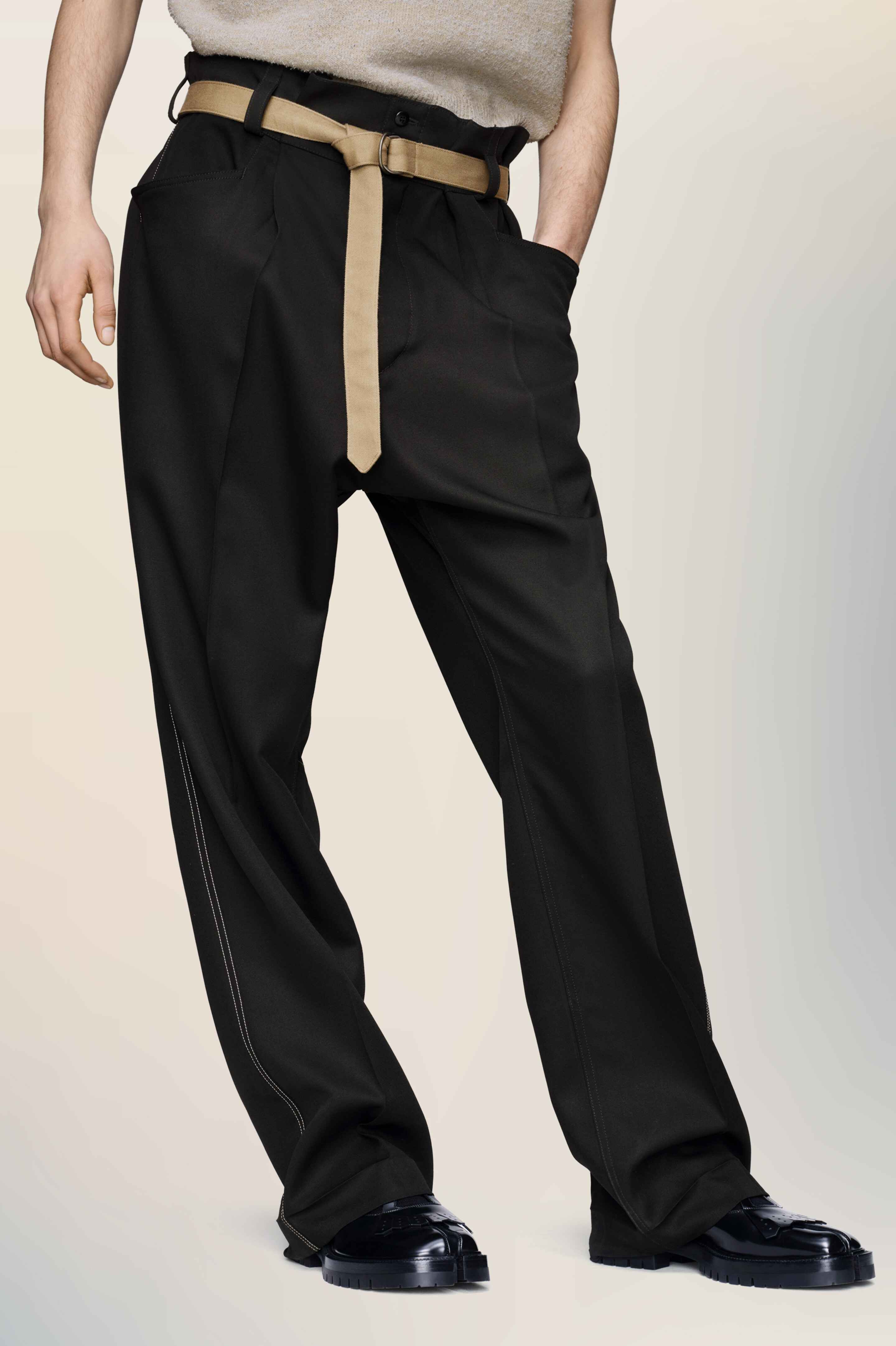 Pantalon en laine minimal noir pour homme