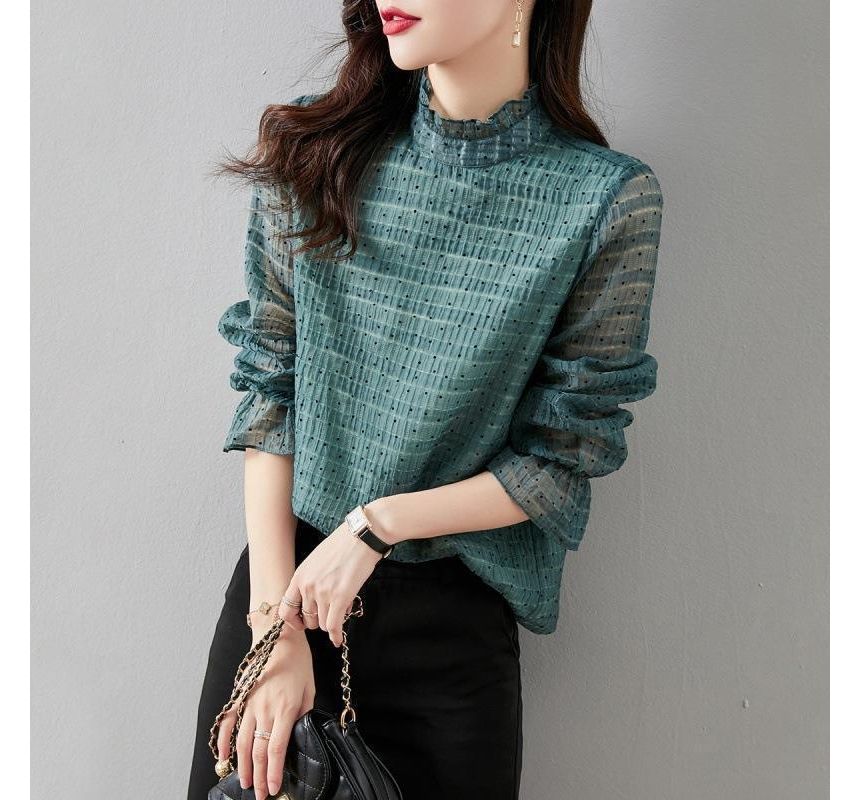 Kwuartz - Blouse met lange mouwen en col, stippenmotief en gekreukte chiffon