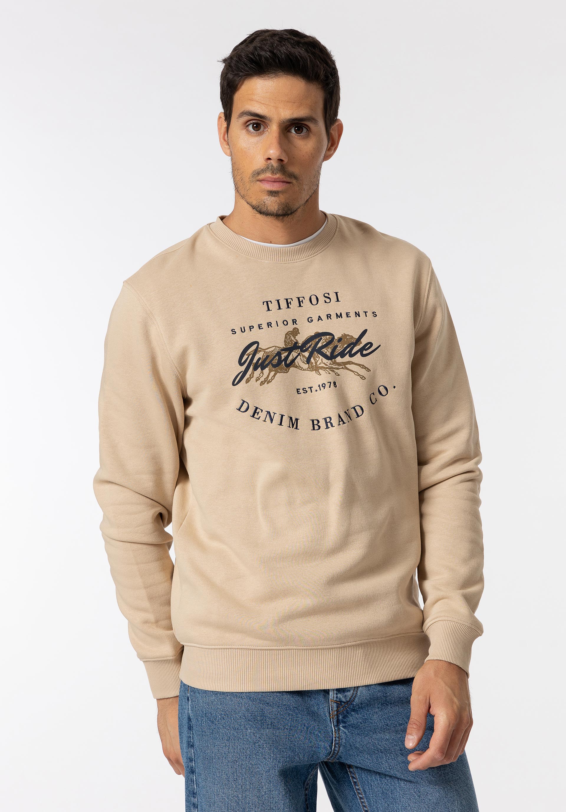 Sweatshirt com Estampado e Bordado Frontal