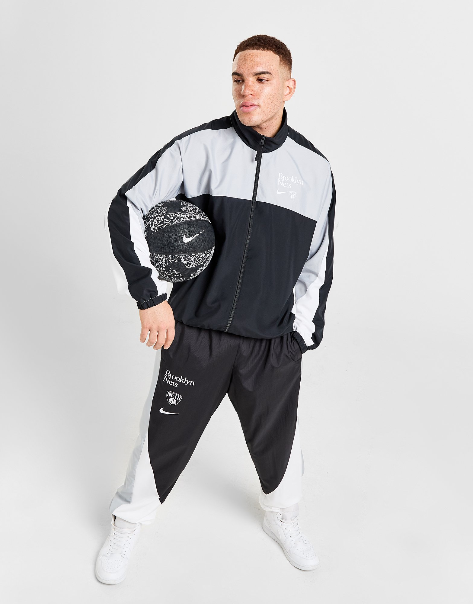 Nike NBA Brooklyn Nets Starting 5 Courtside Tracksuit