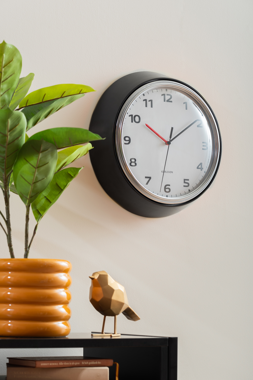 Wall clock Modern Retro black