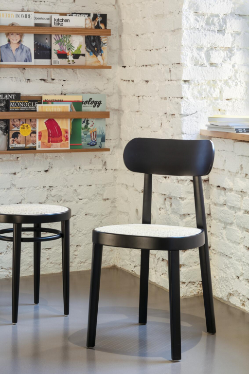 Thonet 214 RH kruk zwart/naturel