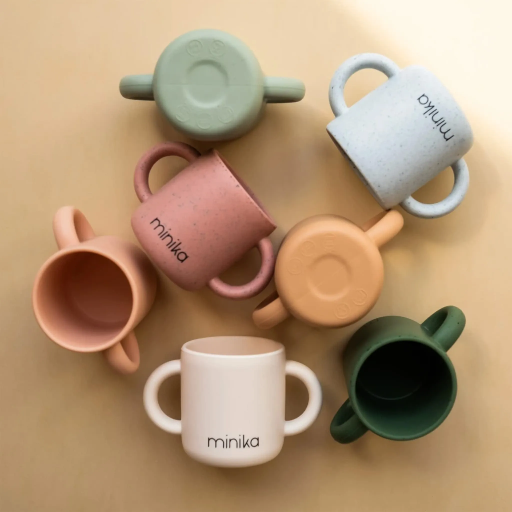 Minika Tasse d'Apprentissage en Silicone avec Poignées