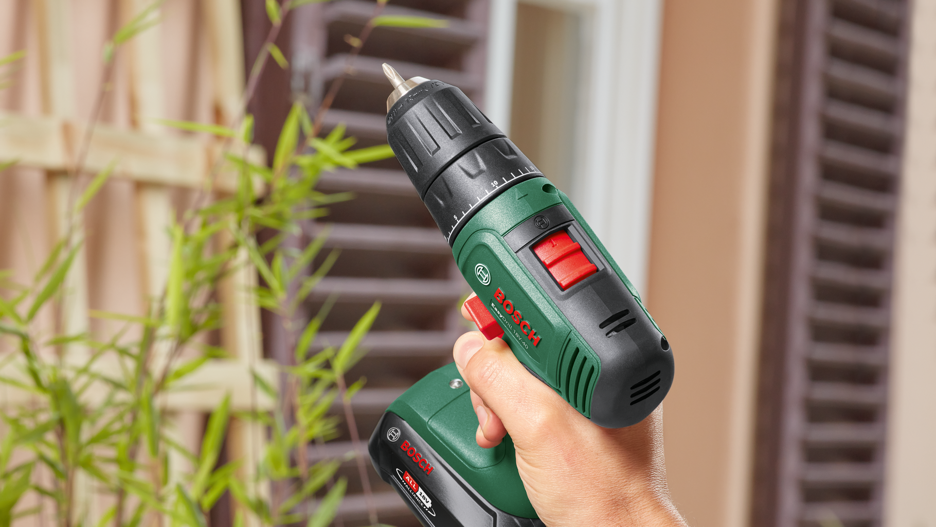 Bosch Home & Garden  EasyImpact 18V-40, 2 x 1,5Ah    Leistungsstarker Akku-Bohrschrauber zum Schrauben, Bohren & Schlagbohren