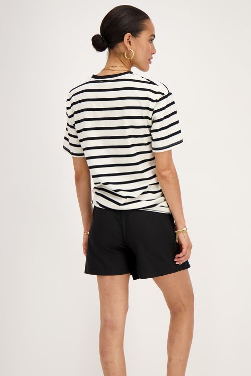 Zwart-wit gestreept T-shirt met 