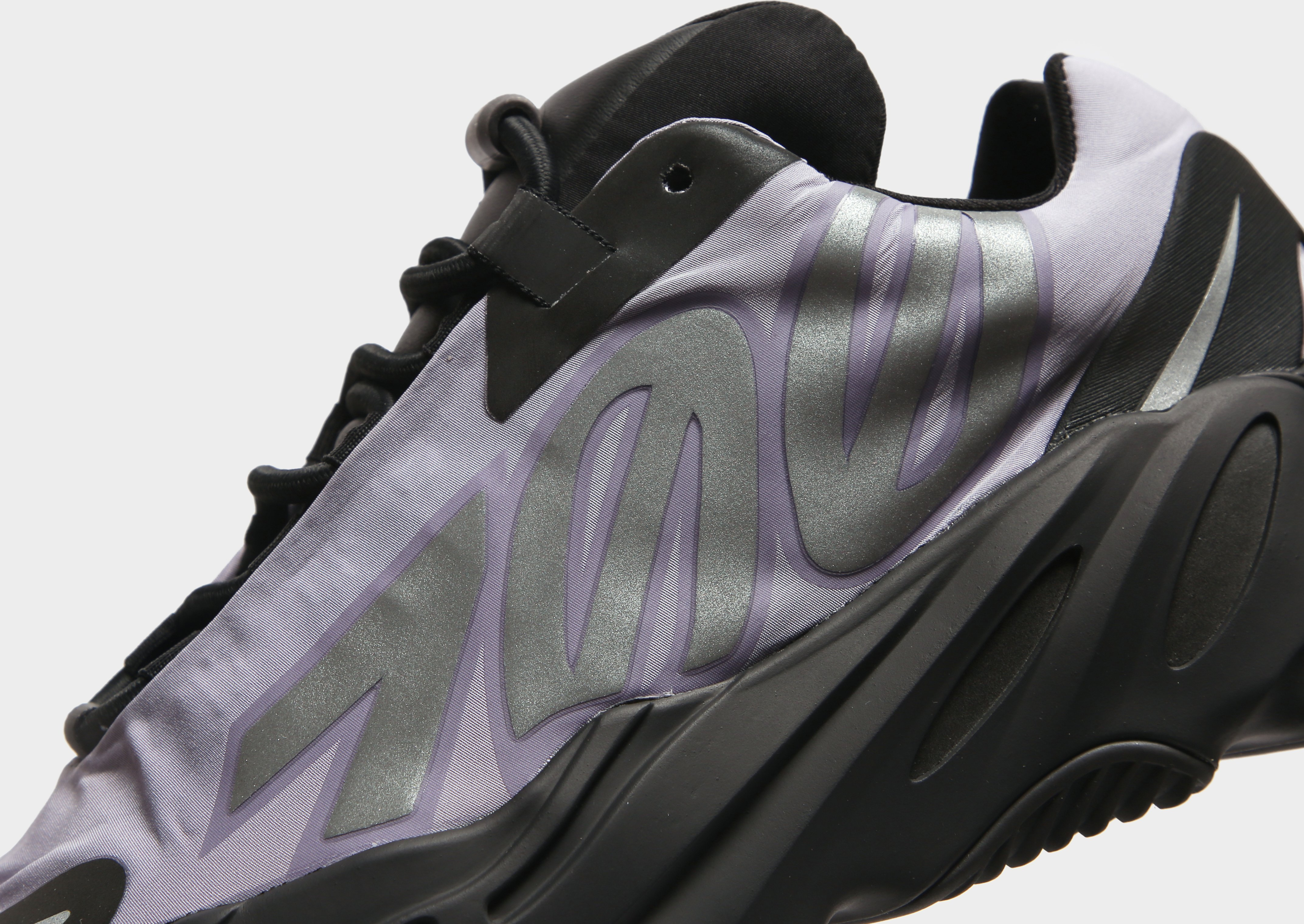 adidas Originals YZY 700 MNVN