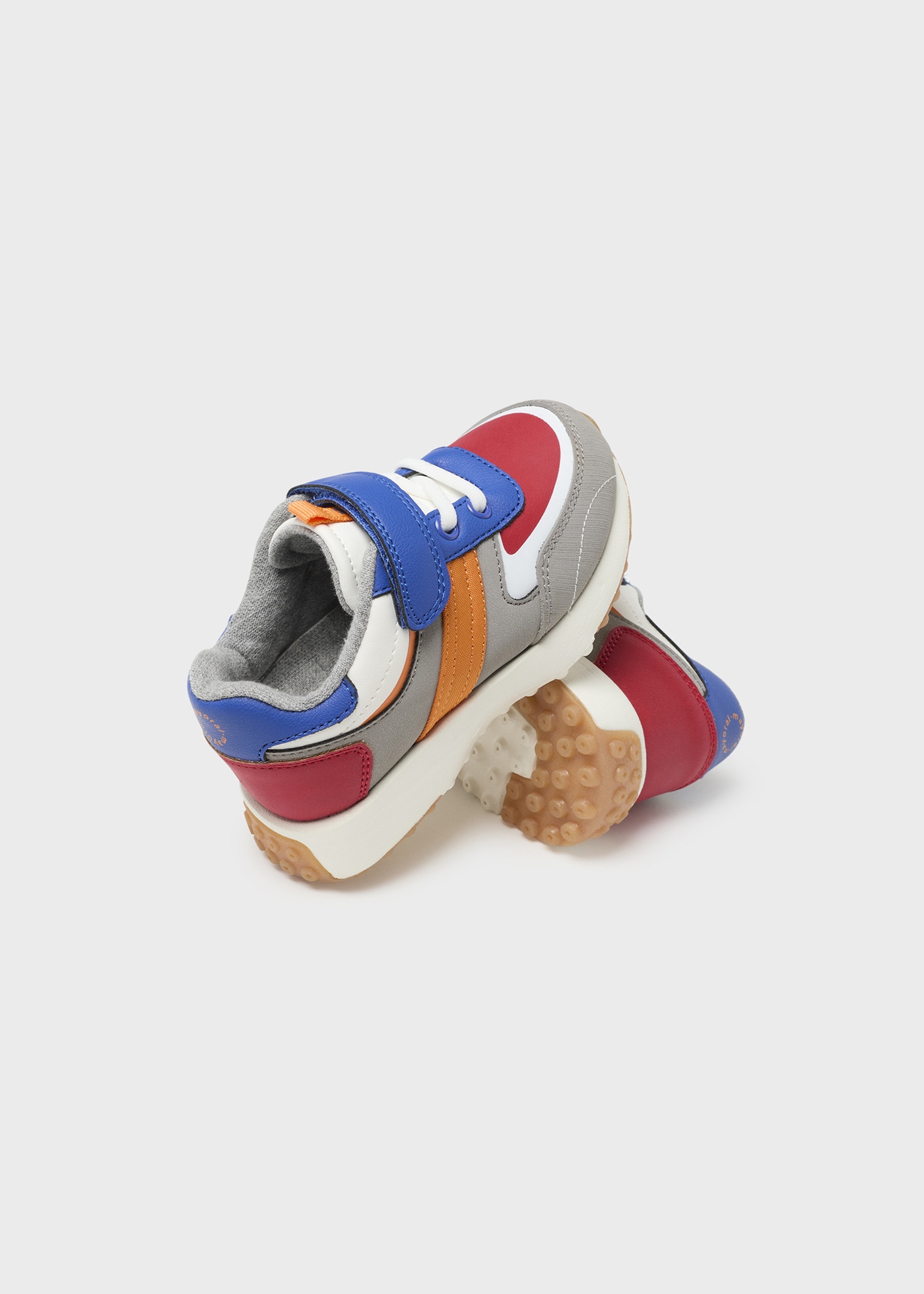 Conjunto esportivo infantil multicolorido