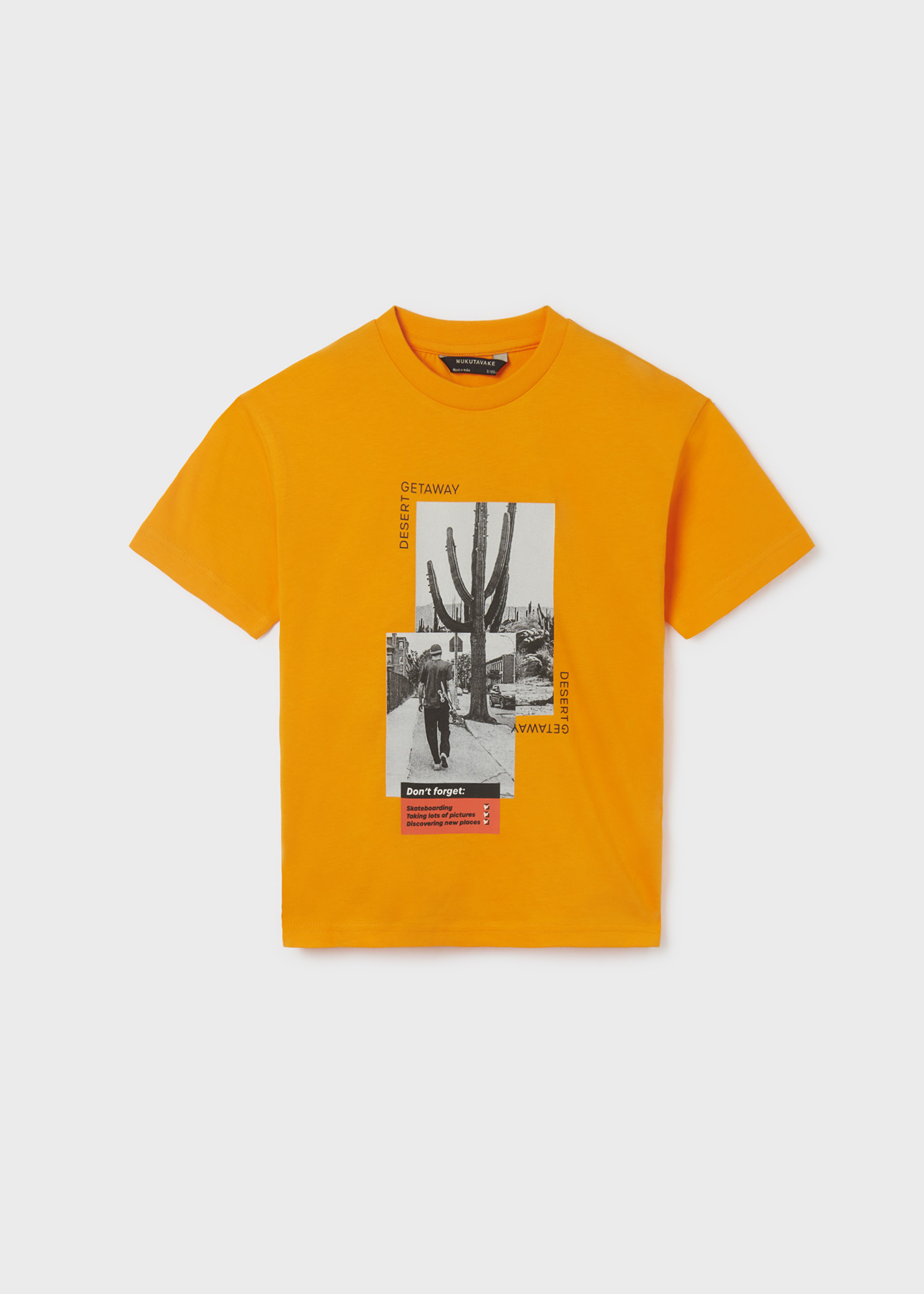 Camiseta infantil com estampa sustentável em algodão.