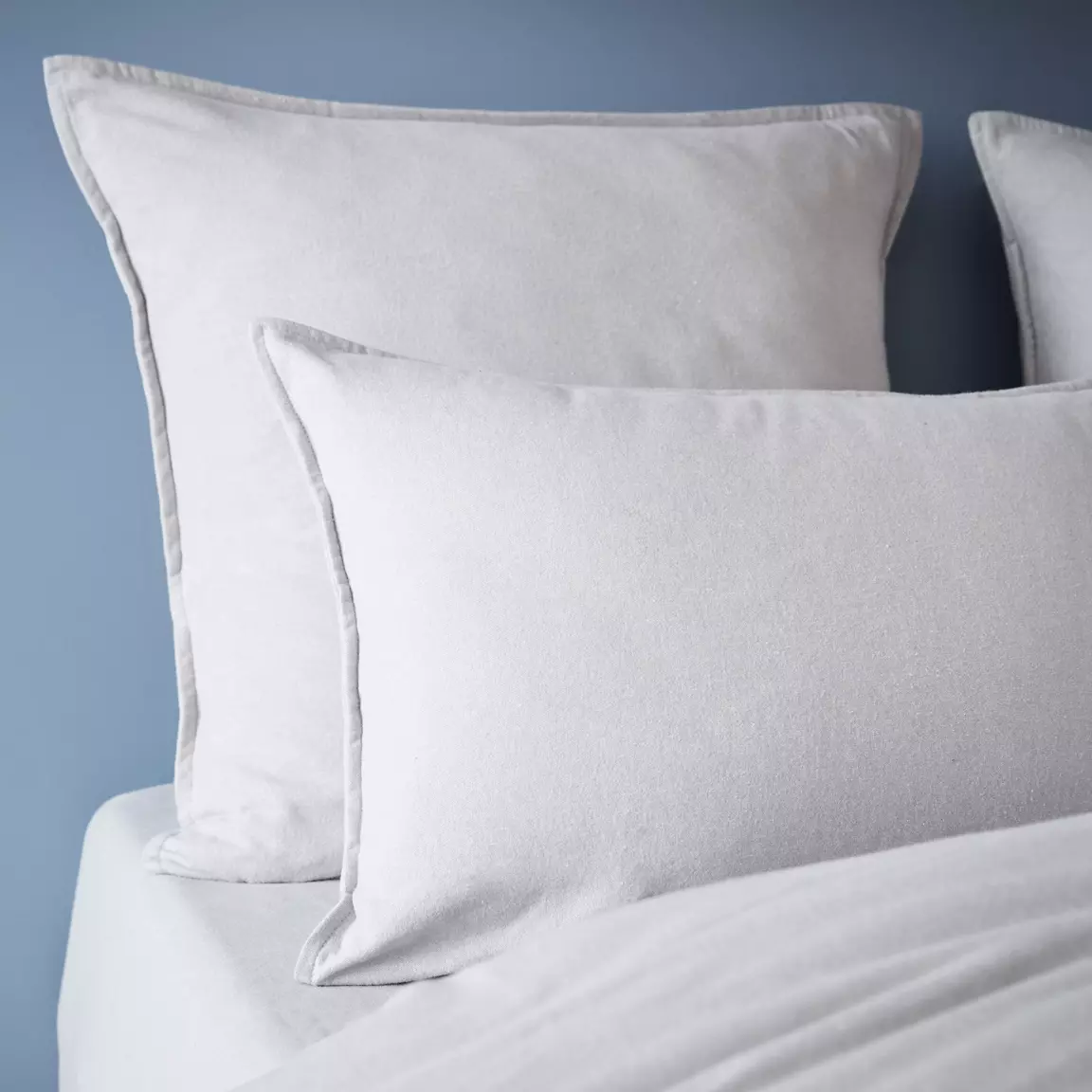 Taie d'oreiller carrée flanelle de coton (63 x 63 cm) Théa Gris clair