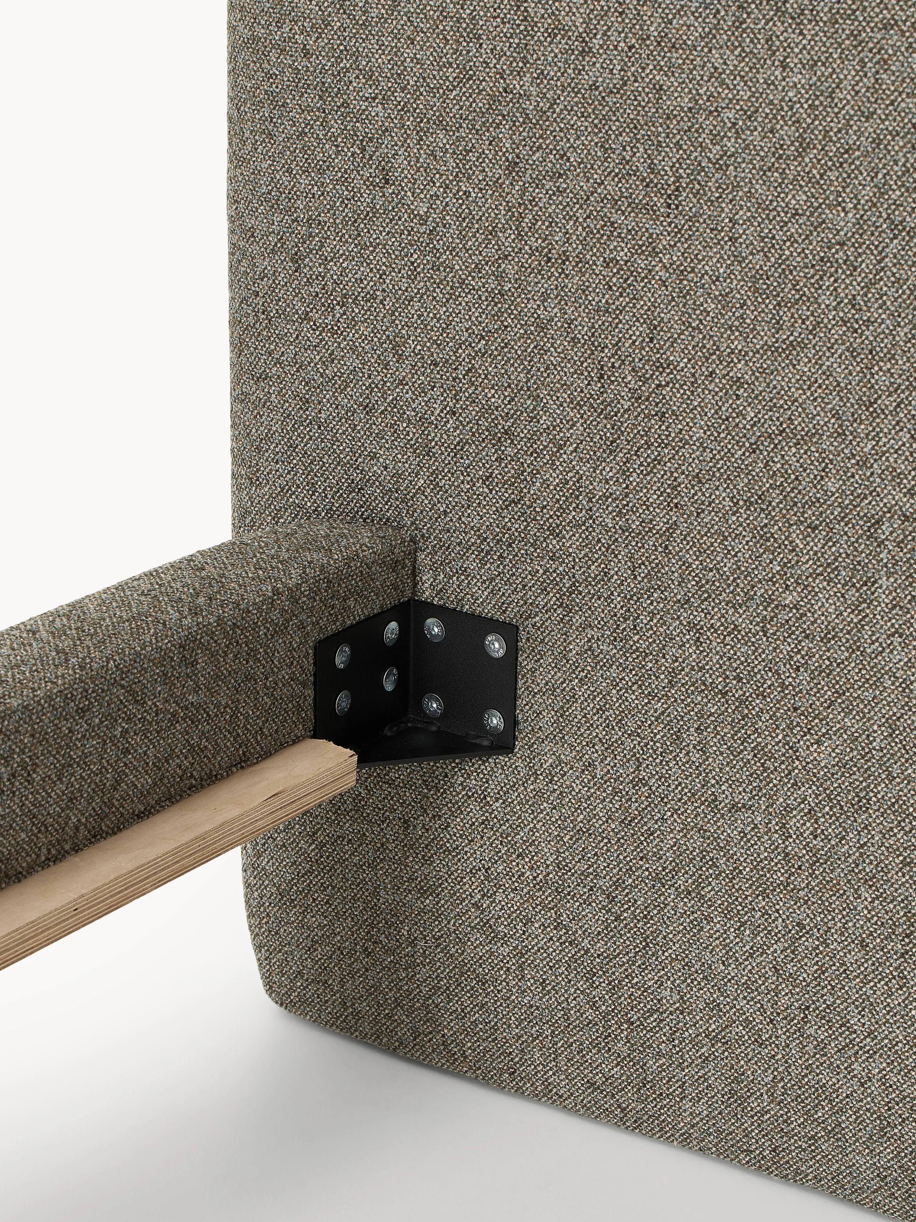 Bouclé gestoffeerd bed Olina met metalen poten