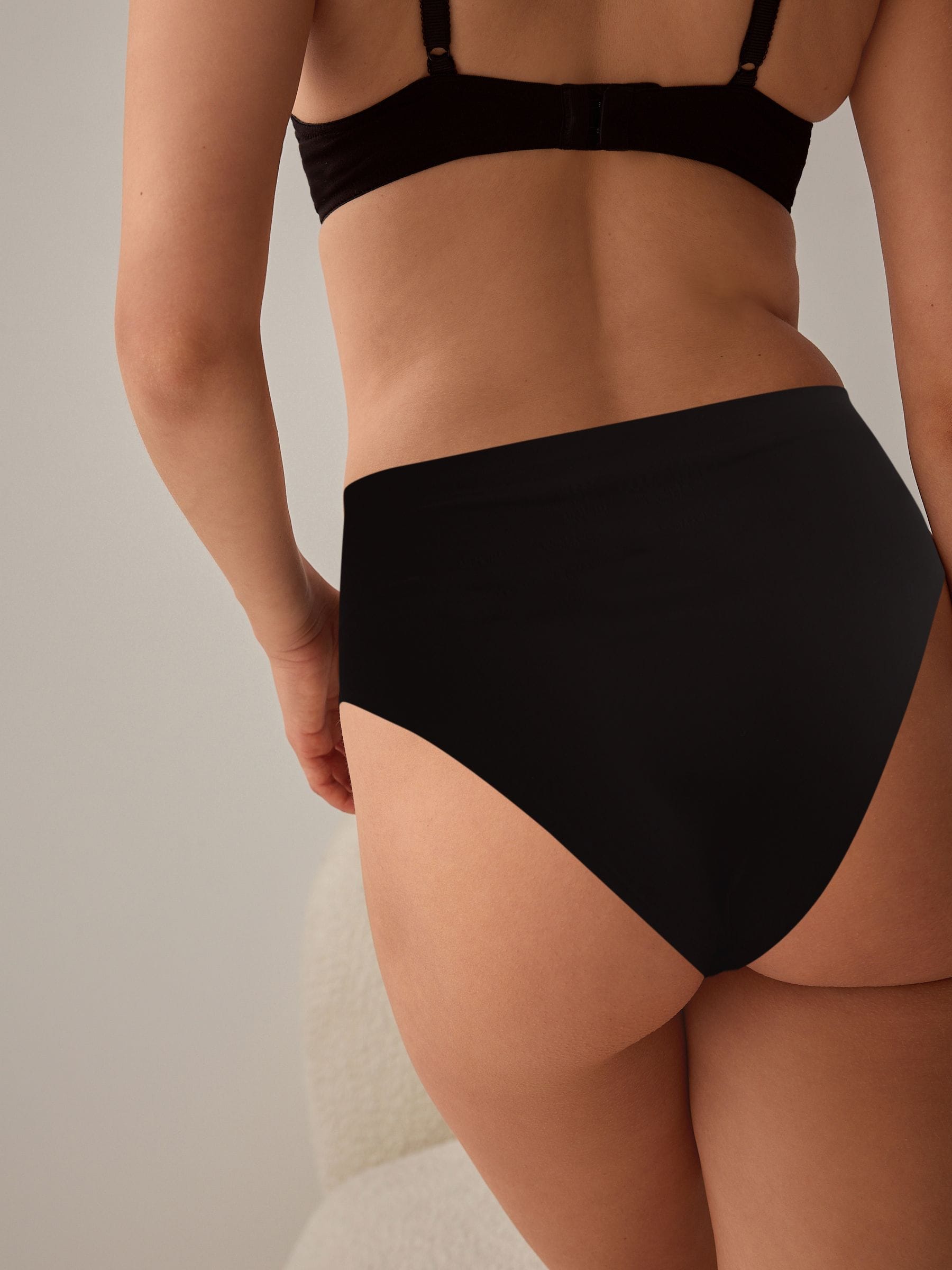 Zwart - No VPL Tummy Control Shaping Knickers