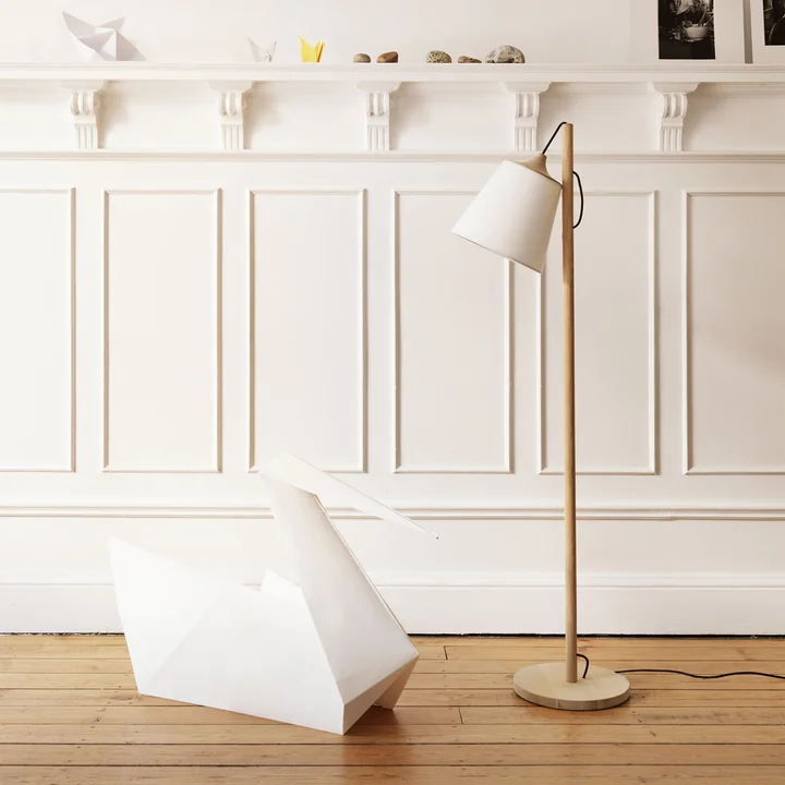 Muuto - Pull Stehleuchte, Eiche / weiss