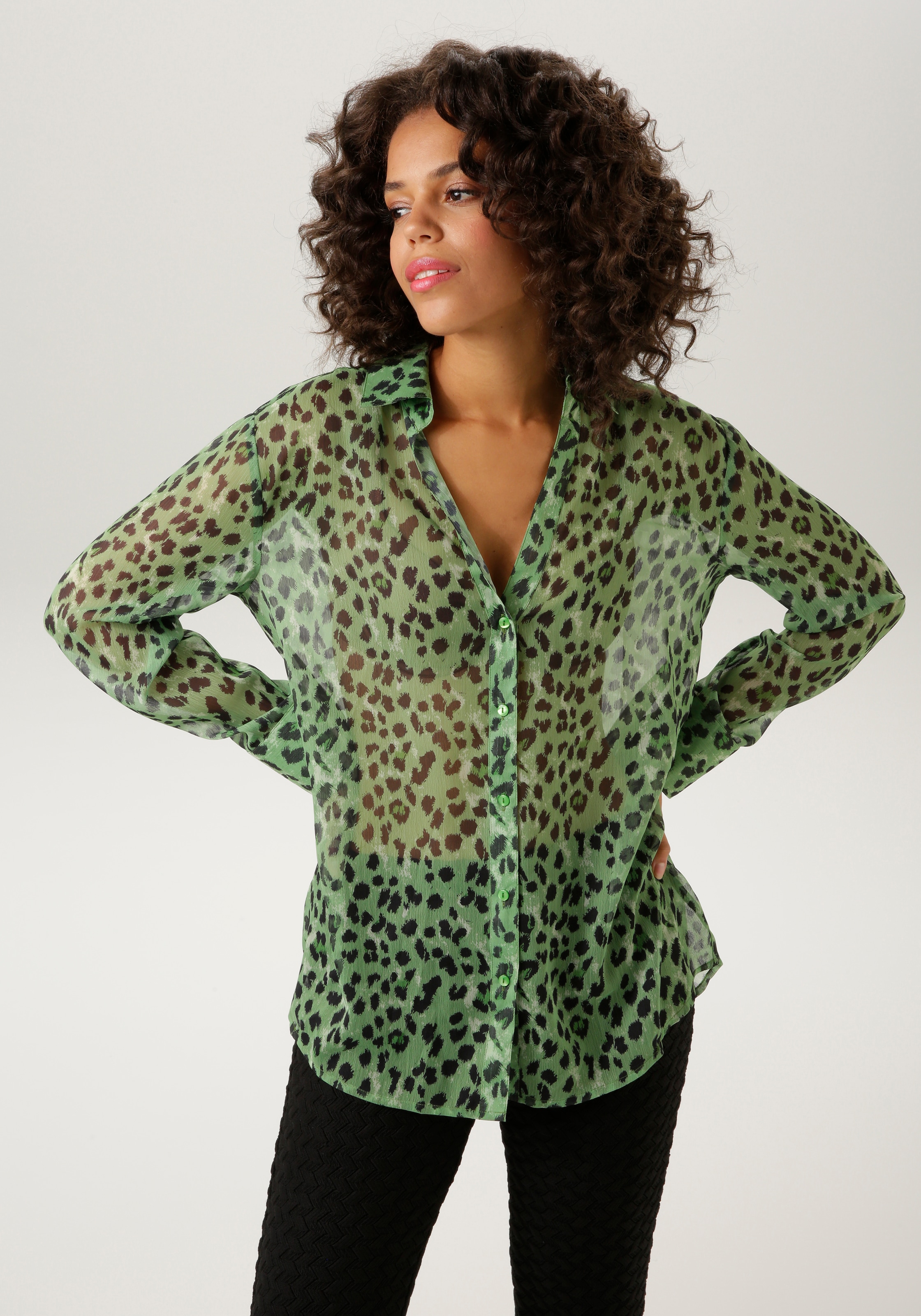 Aniston CASUAL Hemdbluse , mit trendfarbenem Animal-Print