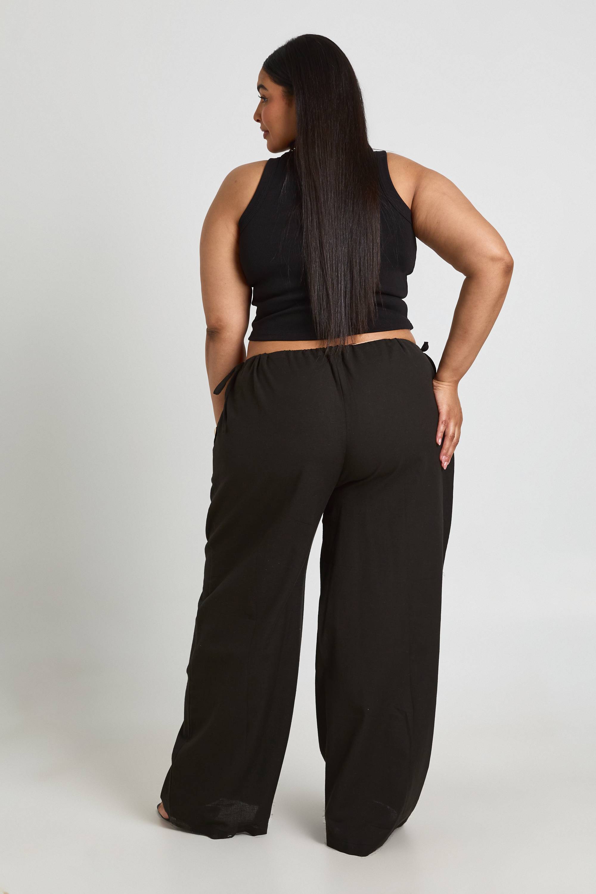 boohoo Pantalon Grande Taille En Lin À Jambes Larges Taille Basse Avec Liens Sur Les Côtés