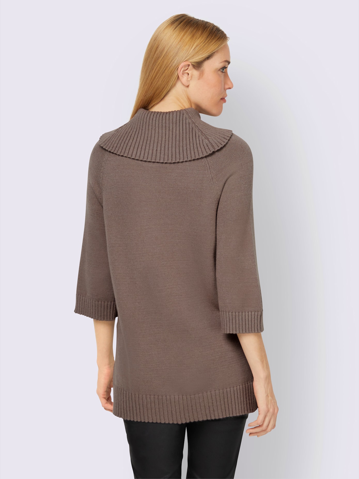 Pull à col roulé plus long au dos