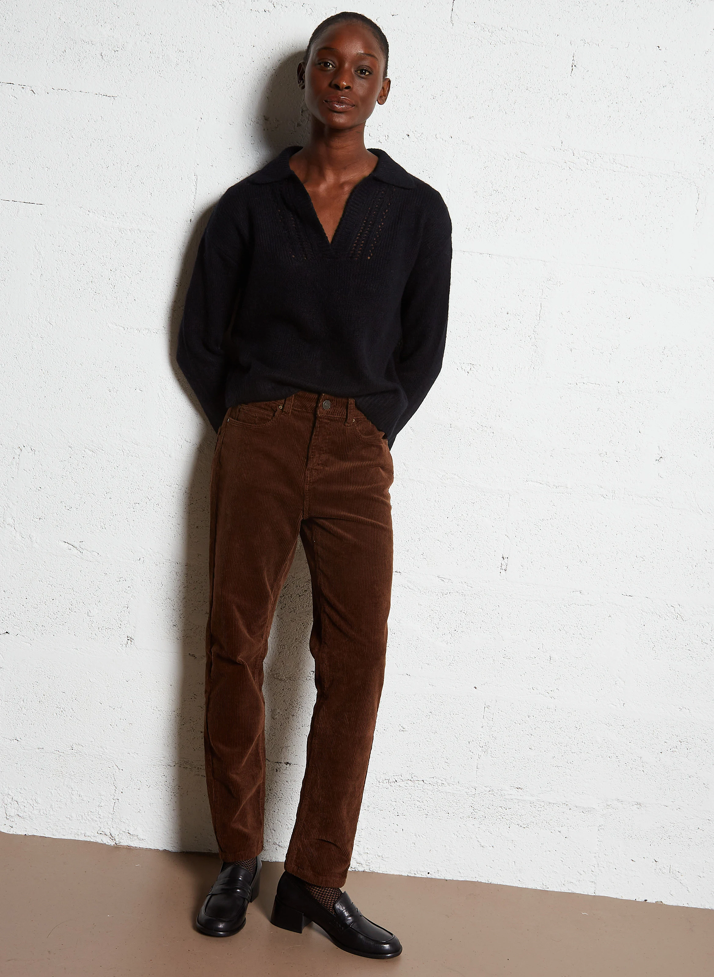 PAVLINA - Pantalon droit velours côtelé en coton stretch| Marron