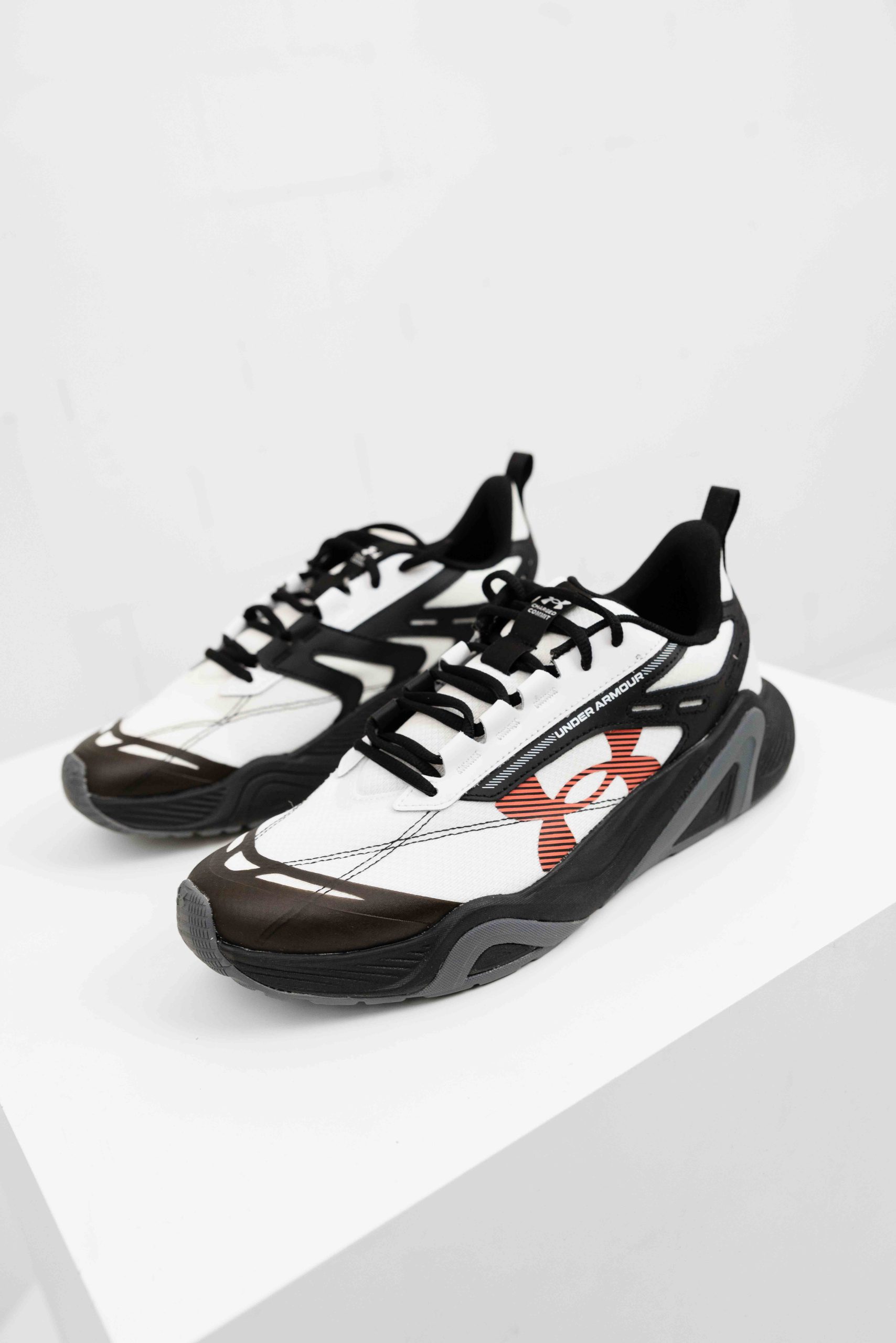 Under Armour Charged Commit TR 5 Sneakers Heren Wit/Zwart