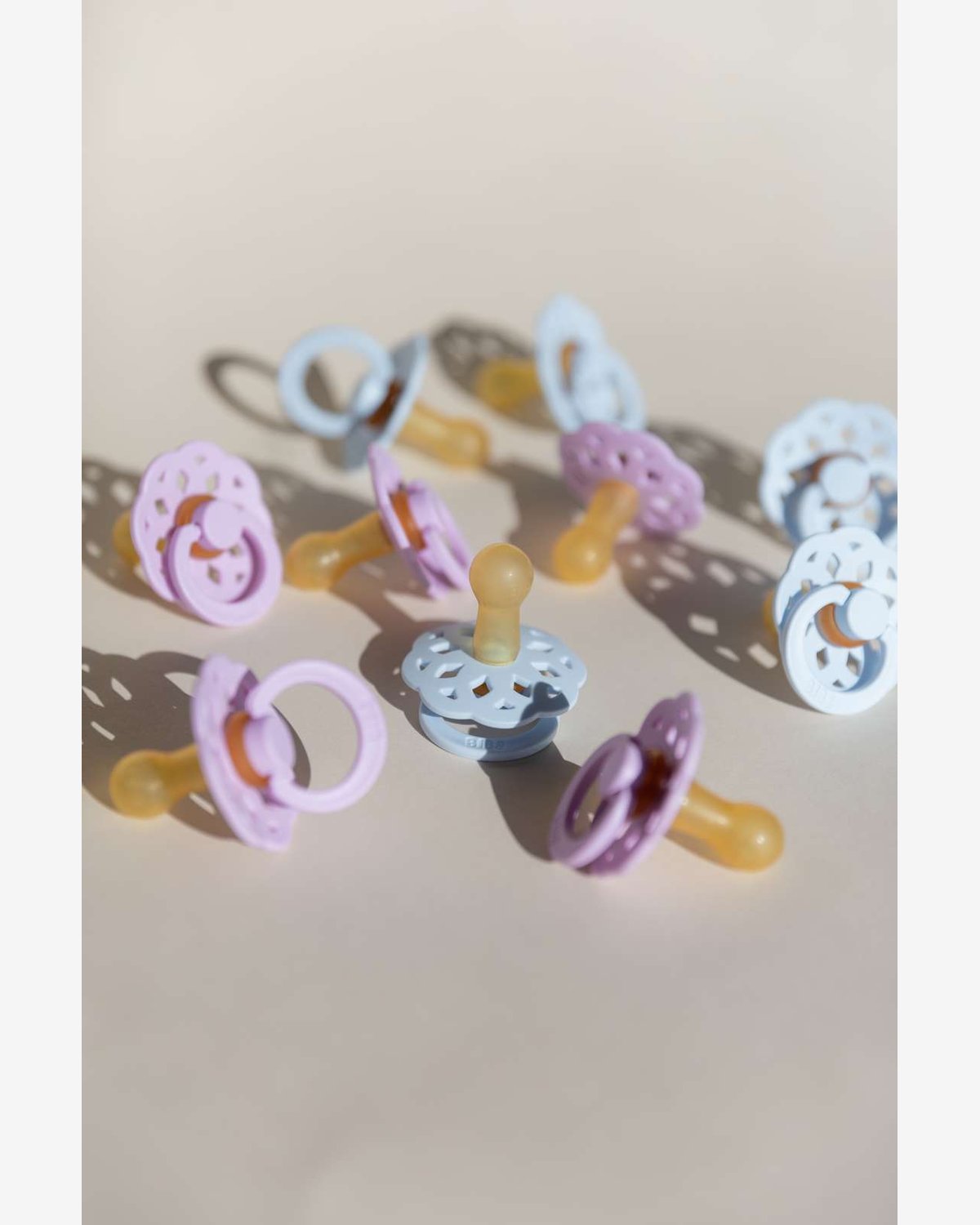 BIBS Smokk Colour Round – Rund, Naturgummi