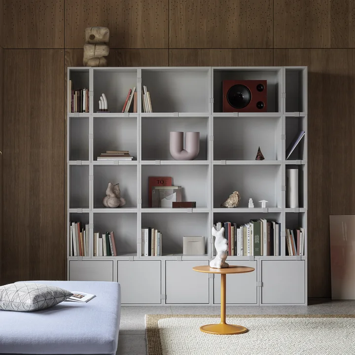 Muuto - Stacked System Regalmodul mit Rückwand, medium / hellgrau