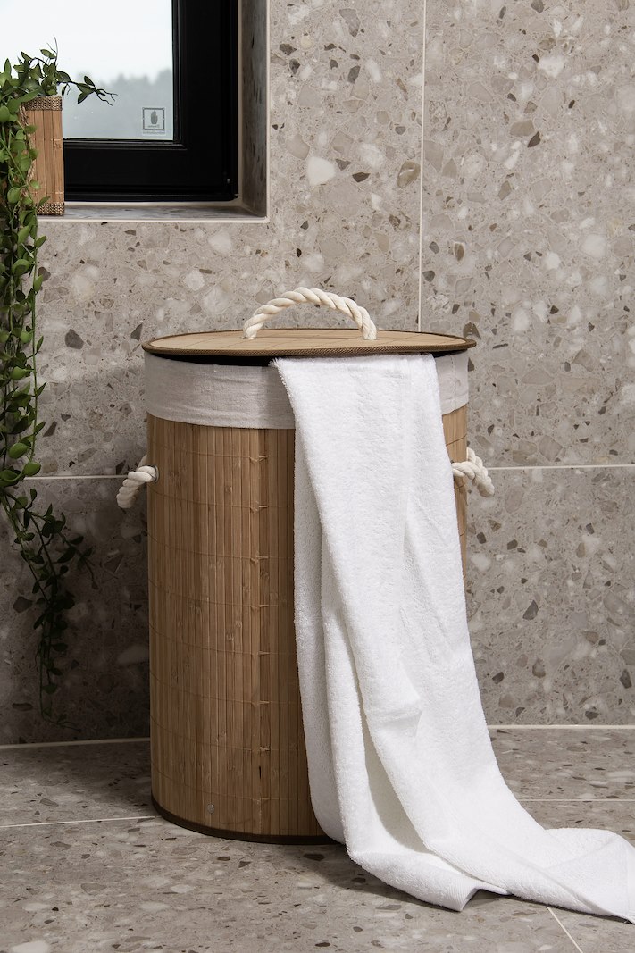 Rib skittentøyskurv Lakkert bambus. H50 cm