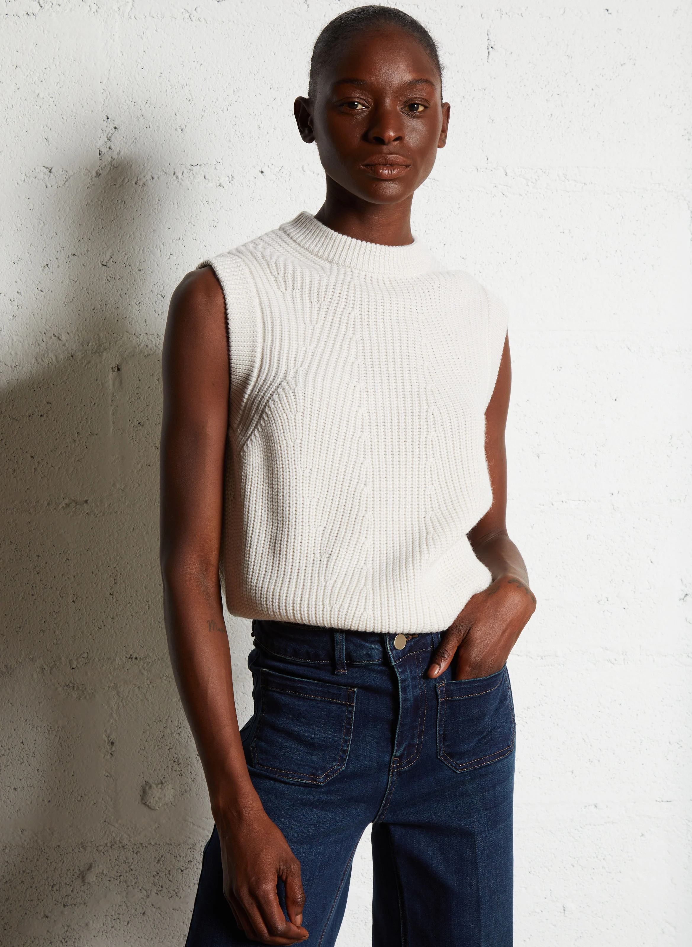 Pull sans manches col rond droit en laine | Beige